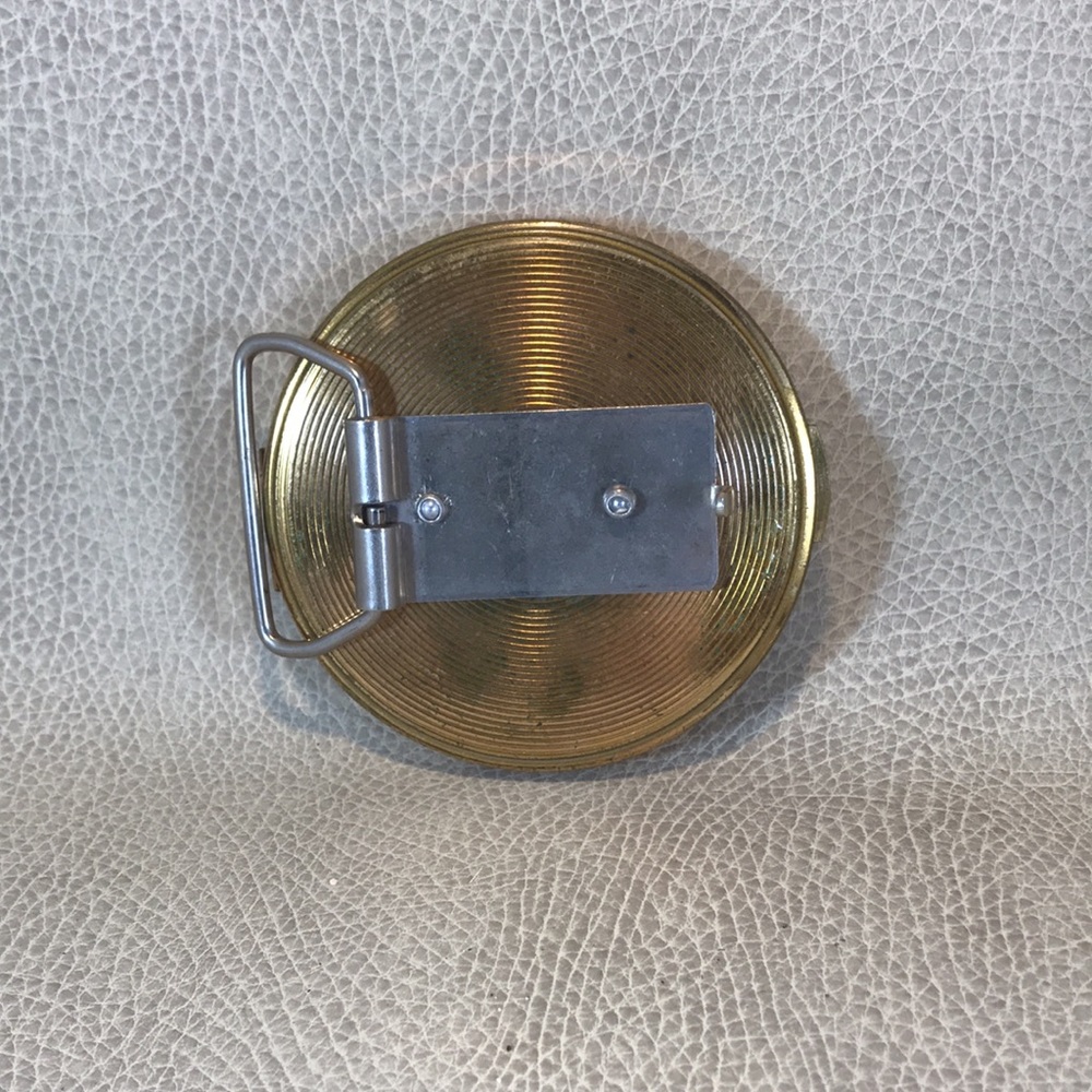 Vintage Belt Buckle Compact - Picture 3 of 3